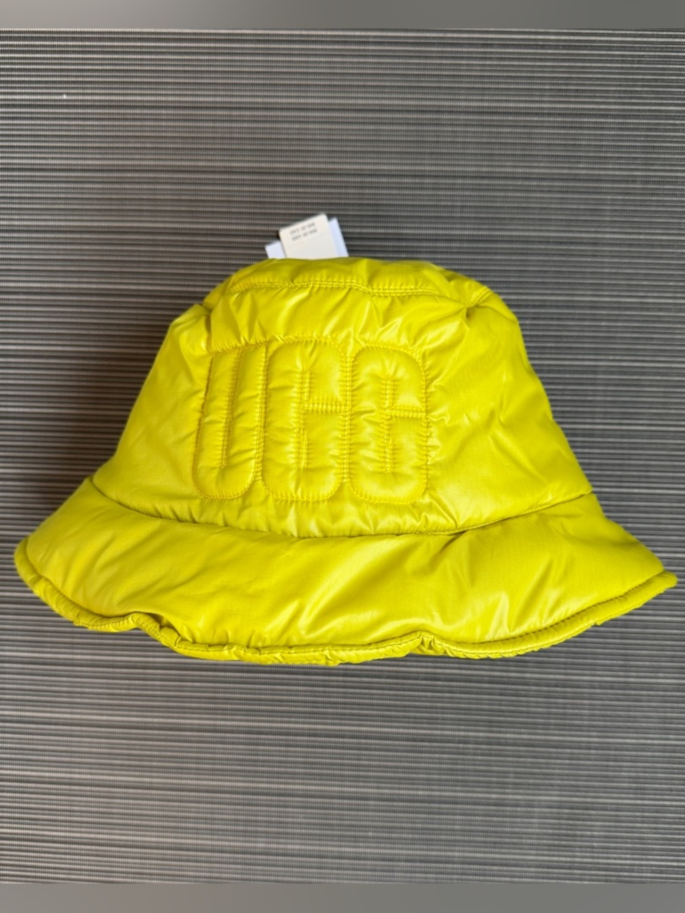 *NWT* UGG quilted bucket hat (size L/XL)